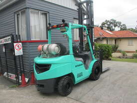 Mitsubishi 3.5 ton LPG Used Forklift #1557 - picture2' - Click to enlarge