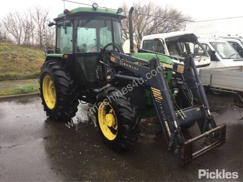 John Deere 2850