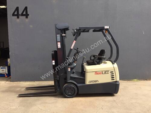 Crown SC4000 3-Wheel Container Mast Electric Forklift - (Suit for Drive-in Rack WH Application)