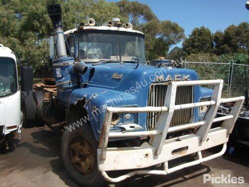 Mack R600