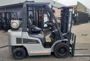 ACTIVE FORKLIFTS - Forklift for sale-Nissan low hrs 2.5 ton 4.5m container entry mast 2014 model exc