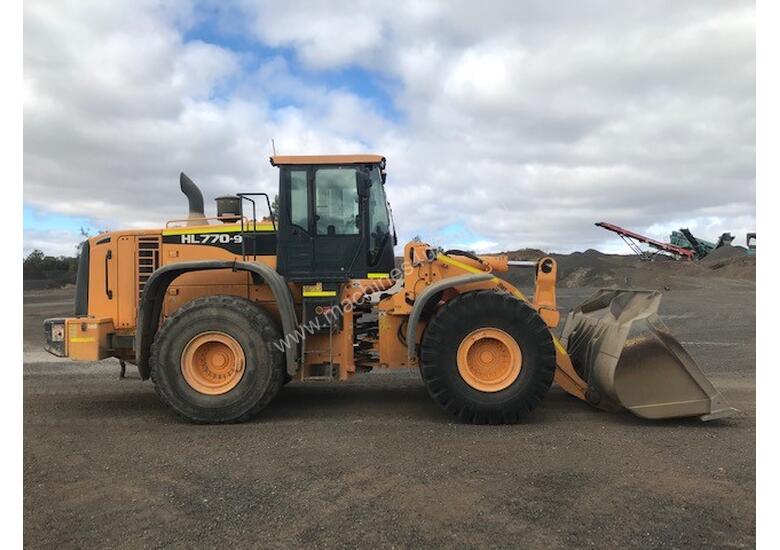 caption 2018 HYUNDAI HL770-9 WHEEL LOADER U4084