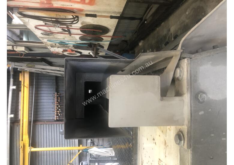 caption Farnese miter saw