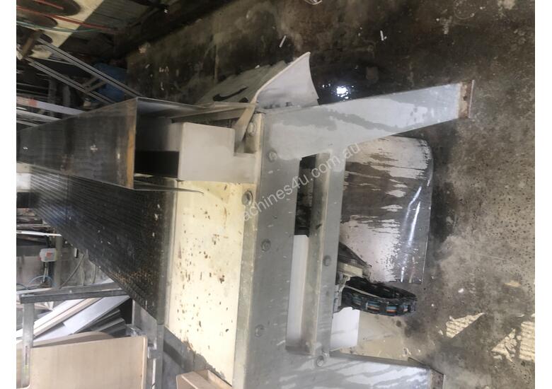 caption Farnese miter saw