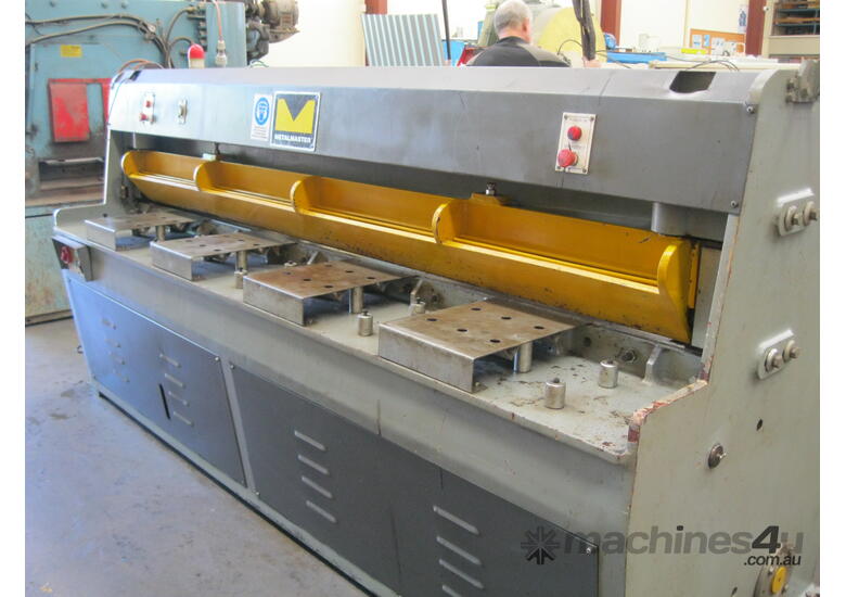 caption Metalmaster 2500mm x 4mm Hydraulic Guillotine
