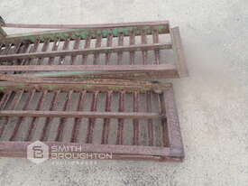 2 X STEEL LOADING RAMPS - picture2' - Click to enlarge