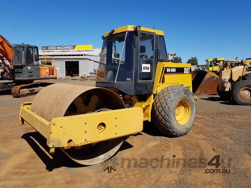 1994 Caterpillar CS-563 Vibrating Smooth Drum Roller *CONDITIONS APPLY*