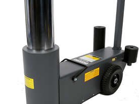 Borum BTJ60TA 60,000 Single Stage Air/Hydraulic Truck Jack  - picture1' - Click to enlarge