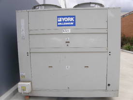 York Millennium YRM 145 L-H 145kw. - picture0' - Click to enlarge