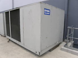 York Millennium YRM 145 L-H 145kw. - picture1' - Click to enlarge