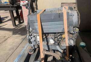 Duetz   F4L 2011 Diesel Engine