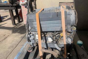 Duetz   F4L 2011 Diesel Engine