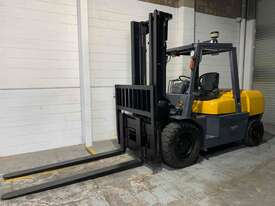 Counterbalance Forklift 5 Ton Diesel - picture0' - Click to enlarge