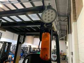 Counterbalance Forklift 5 Ton Diesel - picture2' - Click to enlarge