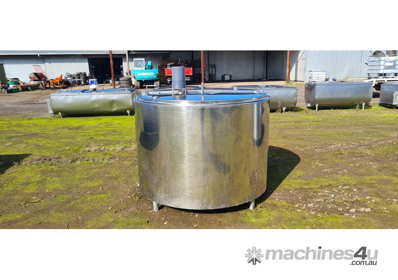Used myttons STAINLESS STEEL TANK MILK VAT 1750 LT Stainless Steel