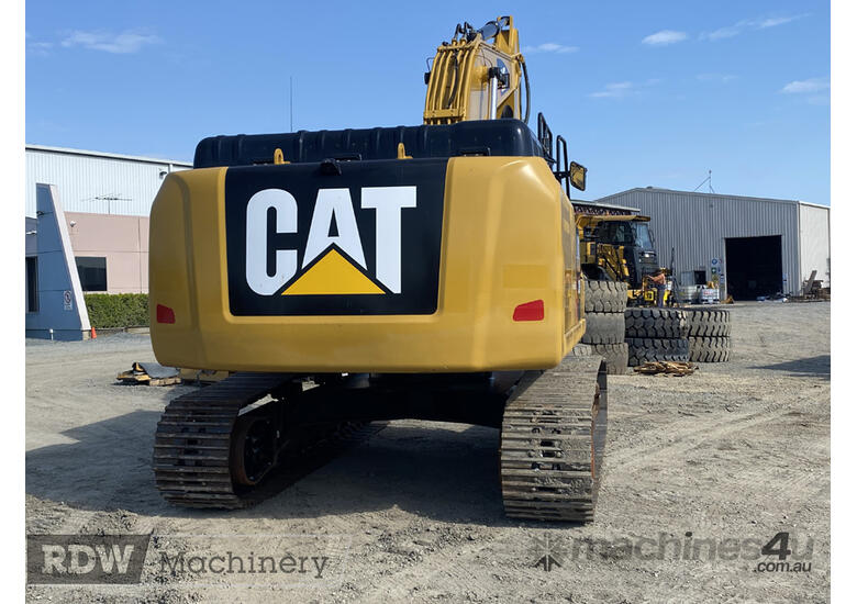 Used 2017 Caterpillar 330FL Excavator in , - Listed on Machines4u