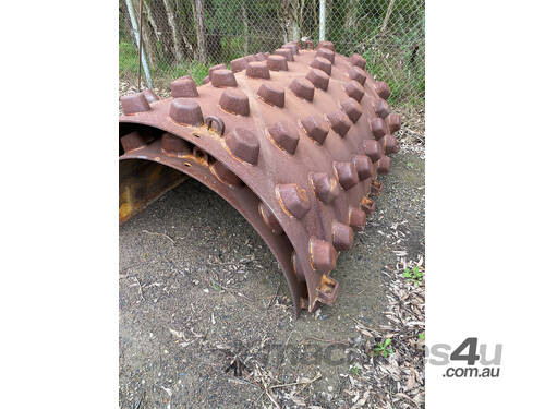 Caterpillar Padfoot Shells Compactor Roller/Compacting