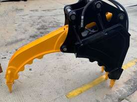 *1 - 36 TONNE AVAILABLE* Heavy Duty Hydraulic Grab Buckets Inc. Hoses, Couplers & Custom Hitch - picture0' - Click to enlarge