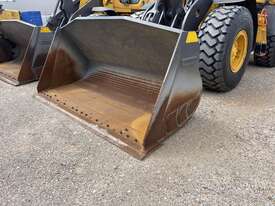 Volvo L90H Wheel Loader  - picture2' - Click to enlarge