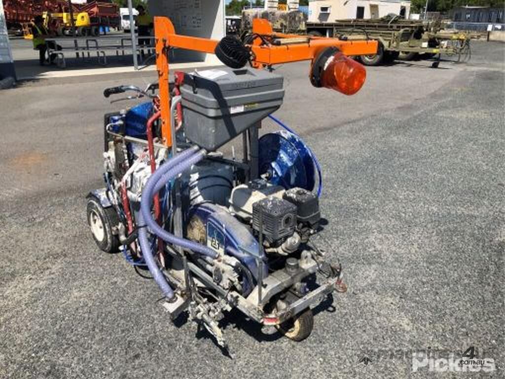Used graco Graco Line Lazer IV 250SPS Road Marking in , Listed on