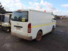 TOYOTA HIACE 200 SERIES VAN - picture2' - Click to enlarge