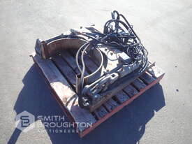 HYDRAULIC DRUM CLAMP TO SUIT FORKLIFT - picture0' - Click to enlarge