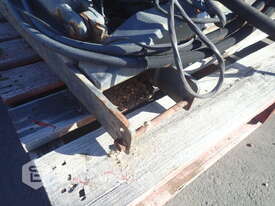 HYDRAULIC DRUM CLAMP TO SUIT FORKLIFT - picture2' - Click to enlarge