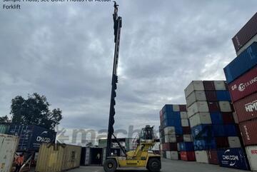2017 Kalmar DCF100-45E8 Container Handling Truck