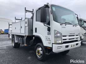 2010 Isuzu NPS300 - picture0' - Click to enlarge