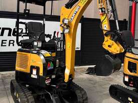 Mini Excavator 2.0T Package Deal! Attachments, Warranty & Buyers Choice Award Winning Service - picture0' - Click to enlarge