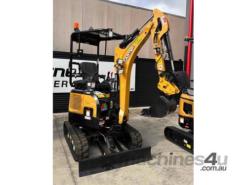 Mini Excavator 2.0T Package Deal! Attachments, Warranty & Buyers Choice Award Winning Service