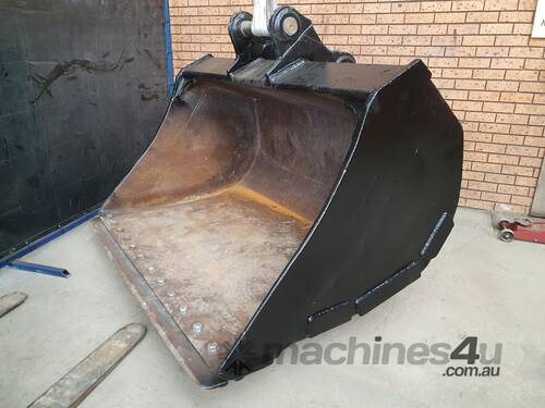 2m Excavator Mud Bucket 