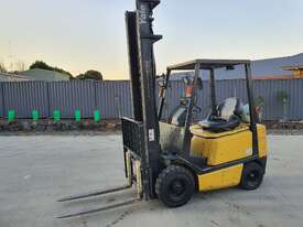 Forklift 1.8T Yale - picture1' - Click to enlarge