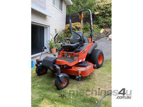 Kubota ZD 331 Zero Turn