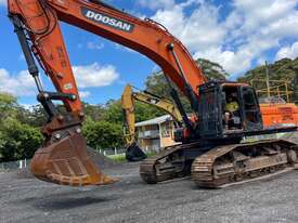 2017 Doosan DX480 LC Excavator - picture0' - Click to enlarge