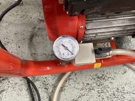 Husqvarna VP200 Vacuum Pump - picture2' - Click to enlarge