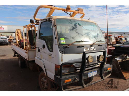 2002 ISUZU NPS300 SERVICE TRUCK