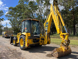 Komatsu WB97R Backhoe Loader Loader - picture2' - Click to enlarge