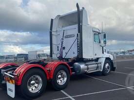 Freightliner Century Class ST - picture0' - Click to enlarge