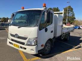 2013 Hino 300 617 - picture0' - Click to enlarge