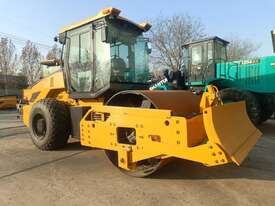 2023 Shantui Road Roller SR12-B6 with blade. Warranty: 4 year/7500 Hour - picture0' - Click to enlarge