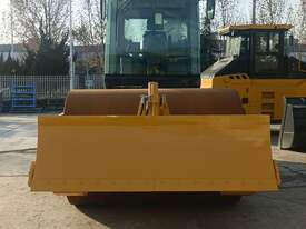 2023 Shantui Road Roller SR12-B6 with blade. Warranty: 4 year/7500 Hour - picture1' - Click to enlarge