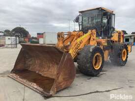 2017 Hyundai HL760-9 Articulated Wheel Loader - picture1' - Click to enlarge