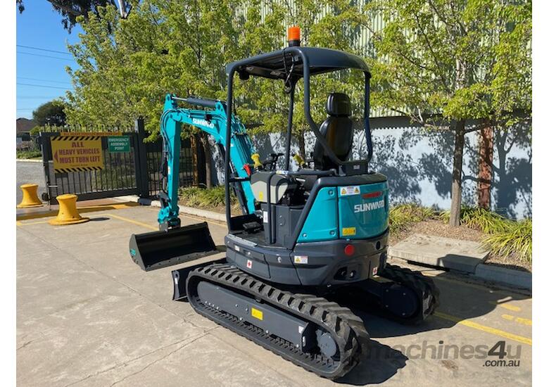 caption LYNFIELD MINI X - 2023 Sunward SWE25UF 2.6T - FOR HIRE