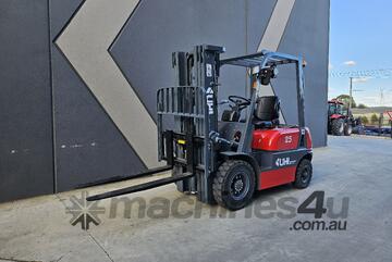 UHI   2.5T Diesel Forklift FD25