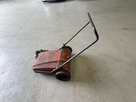 Hako Floor Sweeper - picture1' - Click to enlarge