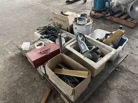 Pallet of Various Tools - picture0' - Click to enlarge