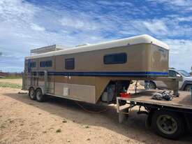 2015 PINNACLE GOOSENECK 4 HORSE TRAILER  - picture0' - Click to enlarge