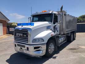 2017 Mack CMMR Granite Tipper Day Cab - picture1' - Click to enlarge