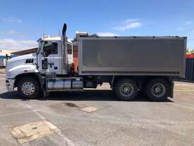 2017 Mack CMMR Granite Tipper Day Cab - picture2' - Click to enlarge